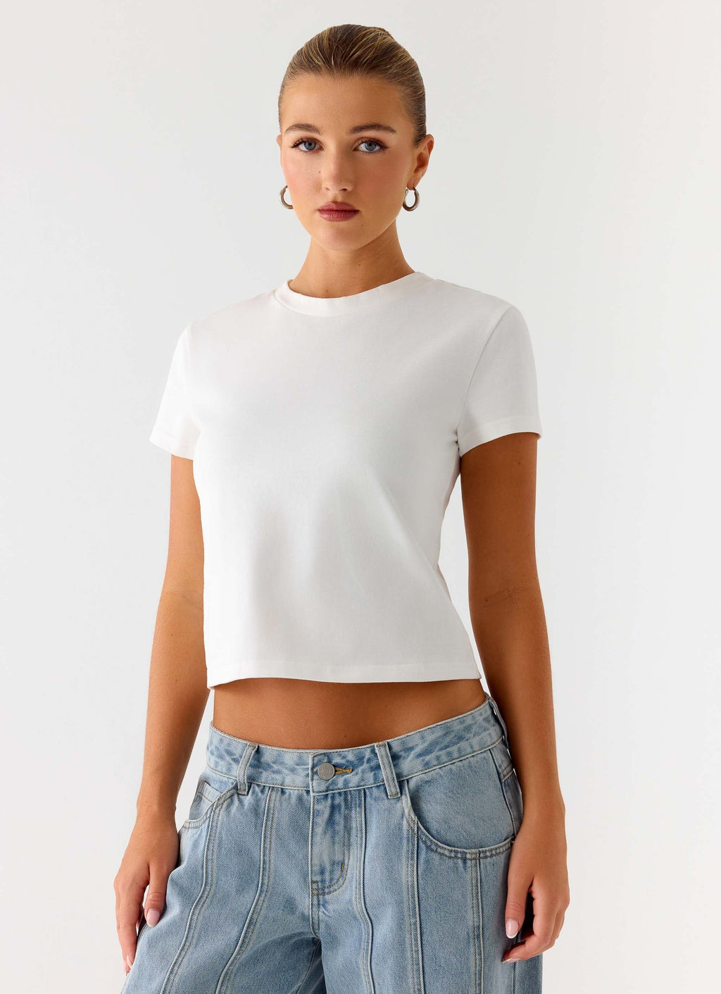 Chic Everyday Essential | Fitted Baby Tee with Round Neckline | Stylish Layering Top for Effortless Versatility