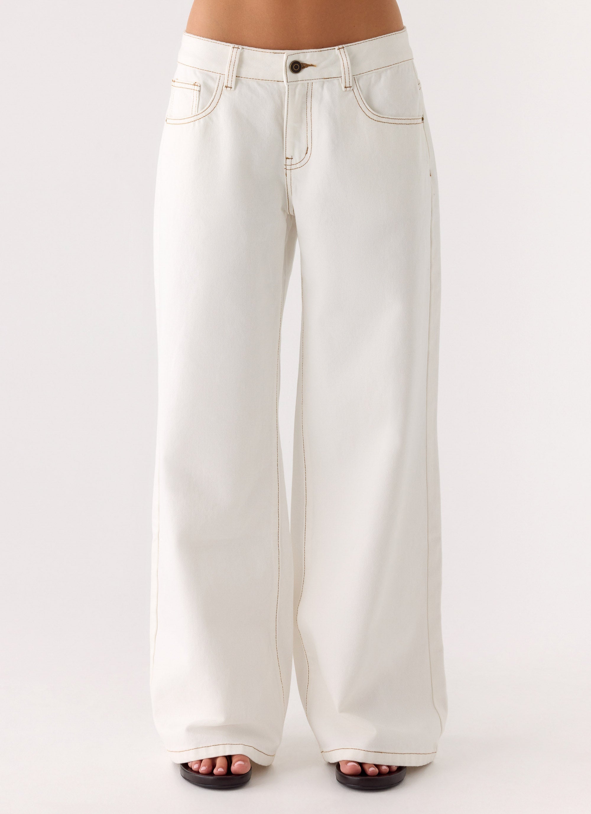 Neo Collection | Women's Low Rise Wide Leg Jeans with Functional Pockets | Relaxed Fit for Effortless Style