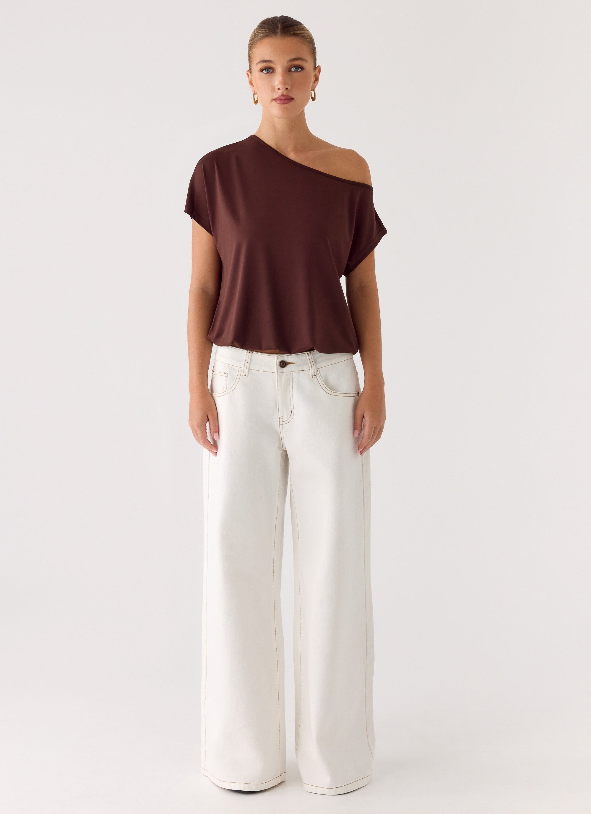 Neo Collection | Women's Low Rise Wide Leg Jeans with Functional Pockets | Relaxed Fit for Effortless Style