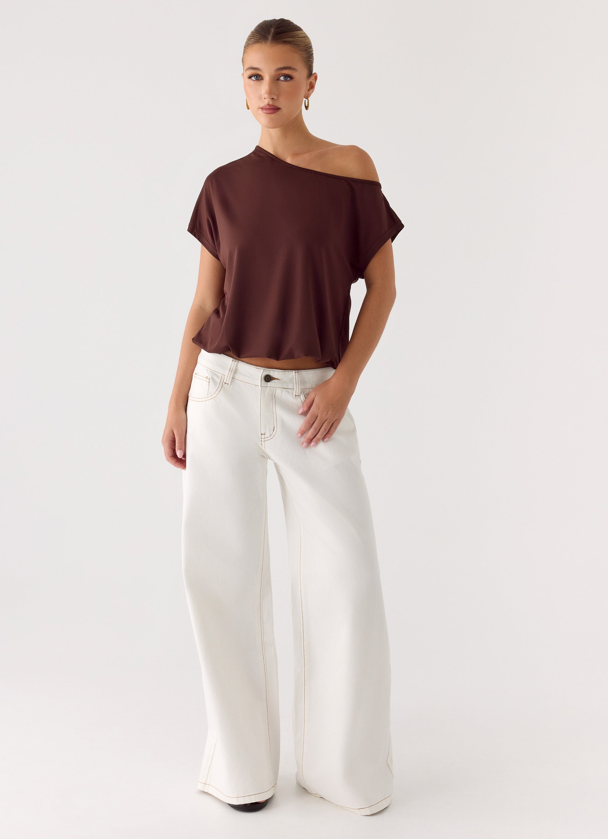 Neo Collection | Women's Low Rise Wide Leg Jeans with Functional Pockets | Relaxed Fit for Effortless Style